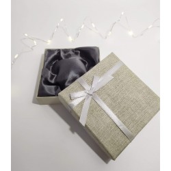 Boîte cadeau grise