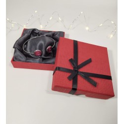 Boîte cadeau rouge